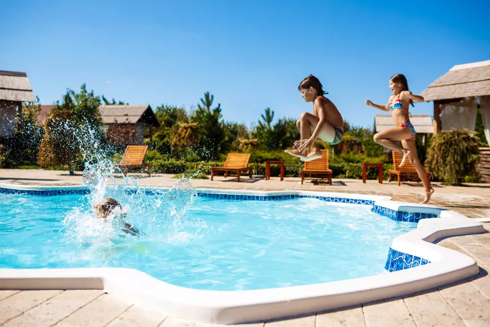 Cómo mantener tu piscina en buenas condiciones todo el año