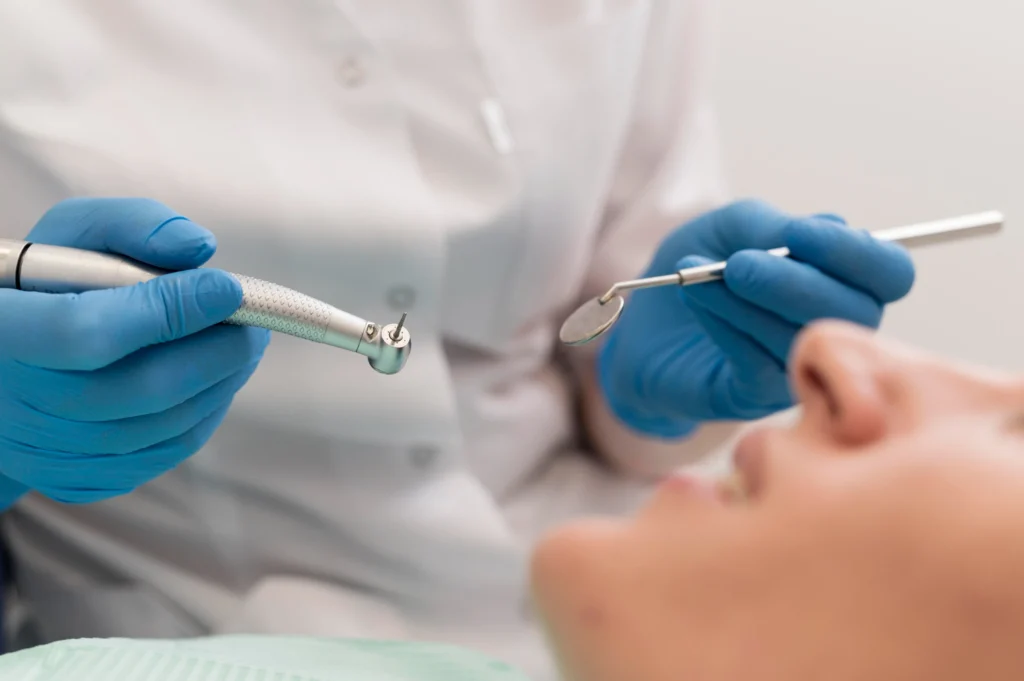 Prótesis dental estética: una solución brillante en el mundo de la odontología