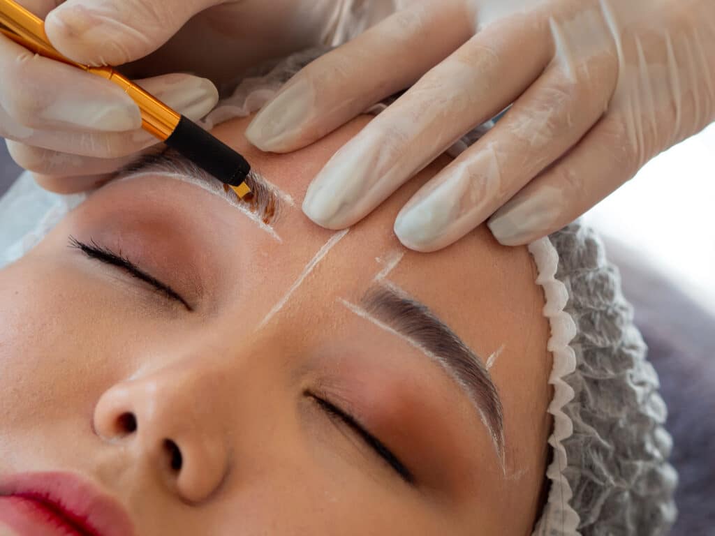 ¿Cuánto dura el microblading? Descubre la verdad detrás de esta técnica de cejas perfectas