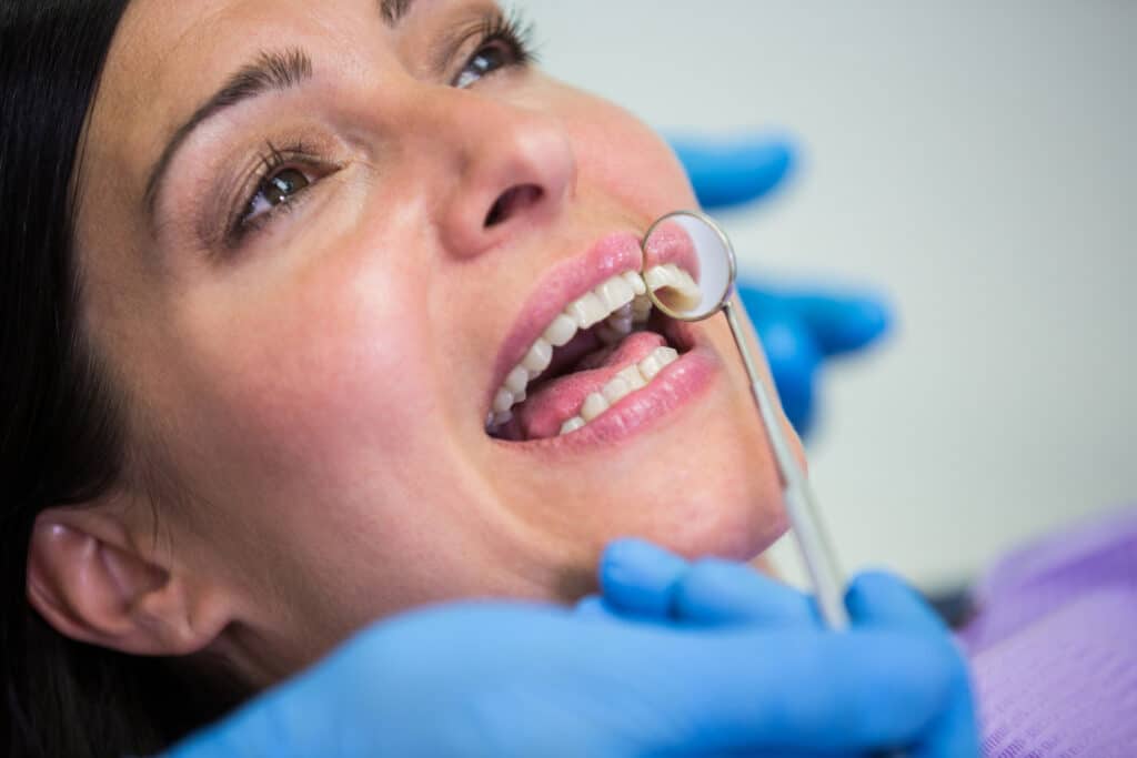 Implantes dentales: ¿quiénes son candidatos ideales y qué factores influyen en su elegibilidad?