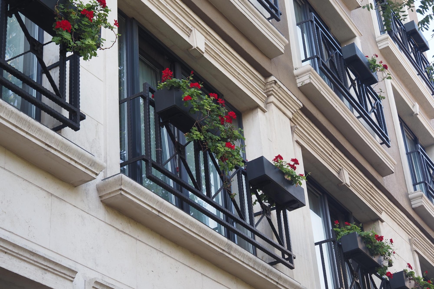 Tendencias en decoración para exteriores pequeños: consejos para convertir balcones y terrazas en pequeños oasis